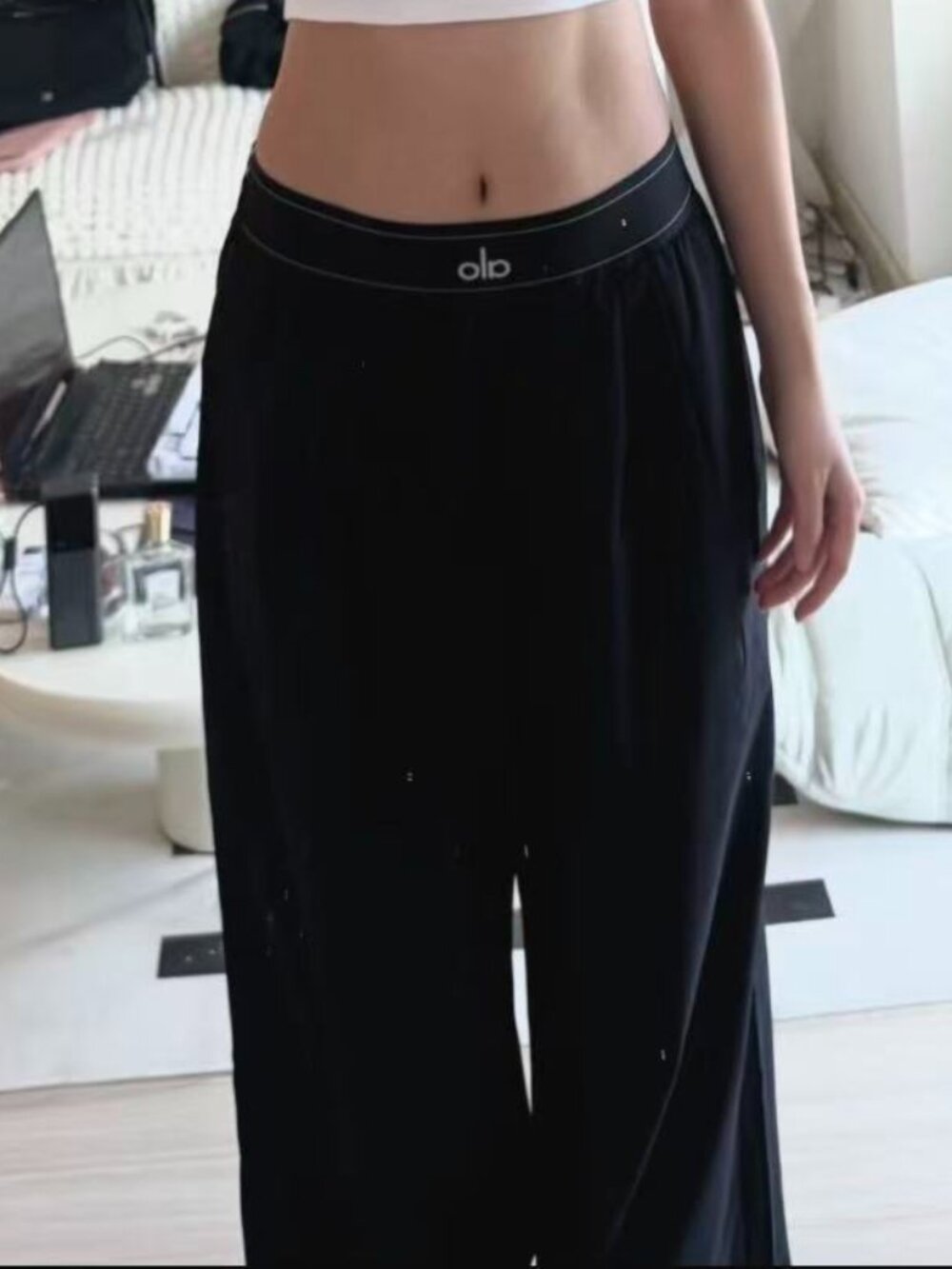 NWT ALO Yoga "Miracle Pants" 🥇Suit Up Trouser Black | Regular 30” - Picture 2 of 8